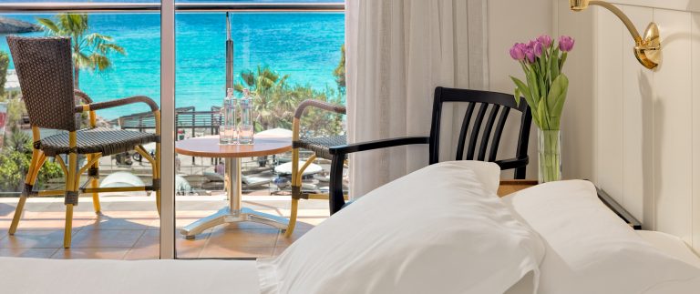 Enjoy Your Holidays In Himara Hotel