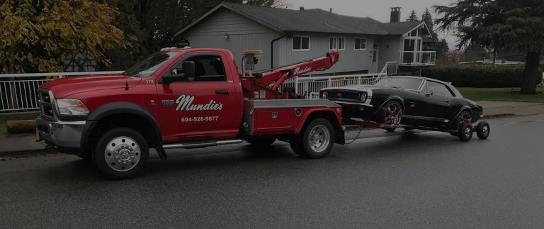 4 Reasons to Use  Flatbed Next Time You Need a Tow